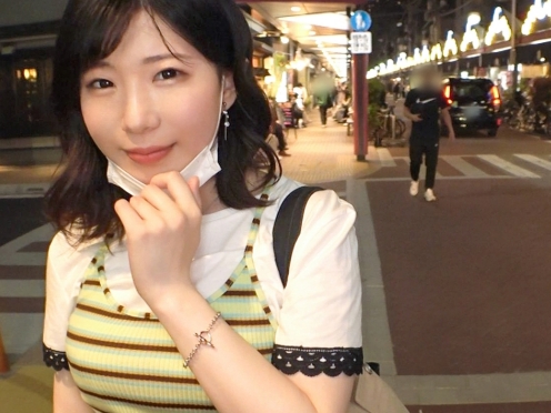 【無毛マ○コのナンパ娘】キュートな顔してパイパンがエロすぎ！ねっとり愛撫で愛液ダダ漏れ、ヌルヌルマ○コが男を誘惑！敏感ボディが感じまくる！♡