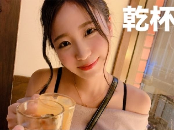 【浮気SEX】『彼氏じゃ満足できない…』スレンダー美乳の美女がホテルで大胆不倫！スケスケ衣装で誘惑♡騎乗位で激しく腰を振る姿がエロすぎる！欲求不満なオマ●コが彼氏以外のチ●ポで乱れまくる！！