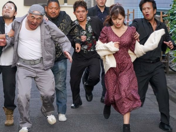 【地元NTR】『もうやめて…』帰郷した元カノが粘着客に居場所をバレて犯される！元カレとの甘い再会も束の間、夜職時代の客に狙われ、無理やり犯される悲劇…愛する人の前で汚されていく姿が胸糞悪すぎる！