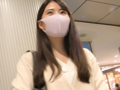 【マスク美女の巨乳誘惑】『おっぱいで癒してあげる…』大きなおっぱいが眩しいマスク美人と濃厚セックス！パイパンマンコをビンビンのチンコで激しく突き回し、美巨乳を揺らして感じまくる！♡