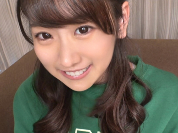 【美少女JDの騎乗位乱れ】『もう…イッちゃう…』大きな瞳が可愛い女子大生がエロモード全開！騎乗位で激しく腰を振り、何度もイカされちゃう！敏感なカラダを余すことなく味わい尽くす！♡