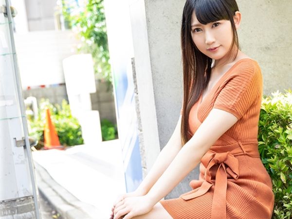 【アイドル級メイドの秘密のご奉仕】メイドカフェの可愛い店員が素人男性宅で大胆SEX！パイパンま○こを濡らし、自ら腰を振りまくる姿がエロすぎる！！