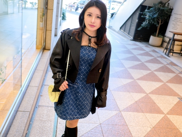 【キャバ嬢セフレと自宅エロ撮影】『口に出して…』デカ乳キャバ嬢が濃厚フェラで口内射精→ケツ振り騎乗位でデカ乳揺らしながらイキまくりSEX♡【人妻の危険なバイト】幸せな家庭を持つ三十路妻が、旦那に内緒でAV出演！禁断のNTRセックスにハマり、他人のチ○ポでイキまくる背徳の快感！！