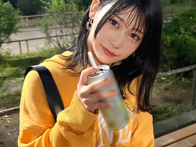 【エロカワバニーちゃんの乱交パーティー】『もっとちょうだい…♡』21歳の美巨乳娘がおじさんチンポに囲まれて大興奮！関西弁で喘ぎまくる淫乱ガールが複数プレイでイキまくり！性欲全開のカラダがエロすぎる…☆