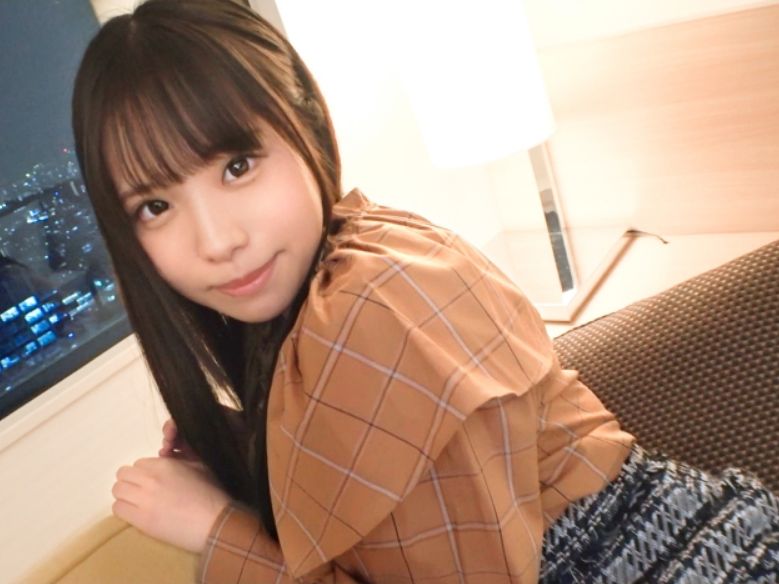 【清純派美少女のギャップに悶絶】かわいすぎる顔しておまんこ責められ、スケベな喘ぎ声で感じまくり！純粋そうな顔とエロさのギャップに興奮MAX！ｗ