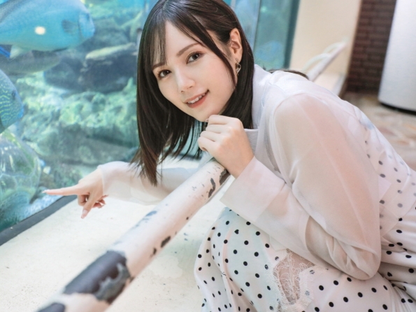 【イチャラブ美少女】めちゃカワ女子と2人っきりの濃厚ベッドタイム！甘いキスと絡み合う体…最高のイチャラブエッチを満喫しちゃう！♡