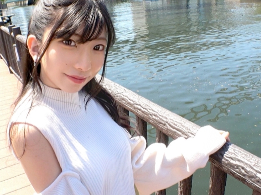 【美脚スレンダー娘】キュートな女の子がチンコの快感にメロメロ!膣内を激しく刺激され、感じまくりでヨガりっぱなし!スレンダーボディが乱れる姿は必見!